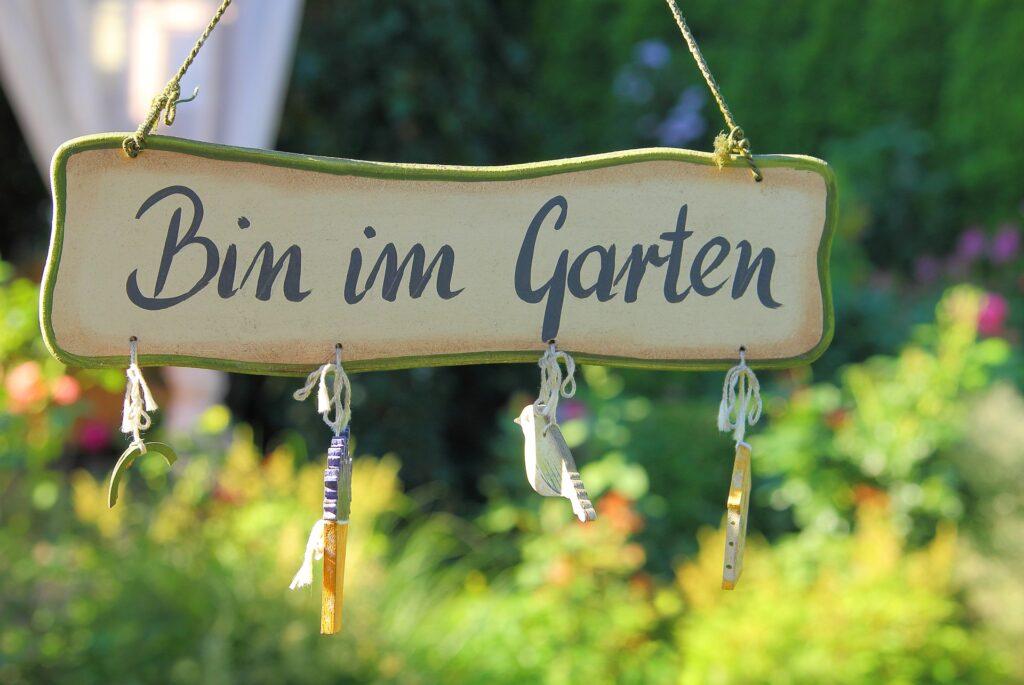 Gartenschild mit Aufschrift Bin im Garten | Pool Shop
